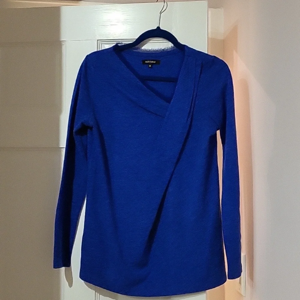 Sweater - Picture 1 of 3
